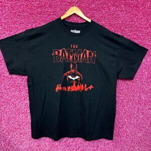 Robert Pattinson’s Batman T-shirt size 2xl.